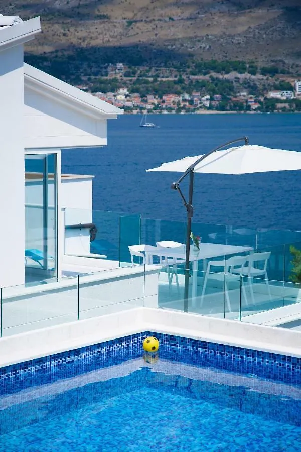Casa Blanca White House Villa Donji Okrug  Croatia