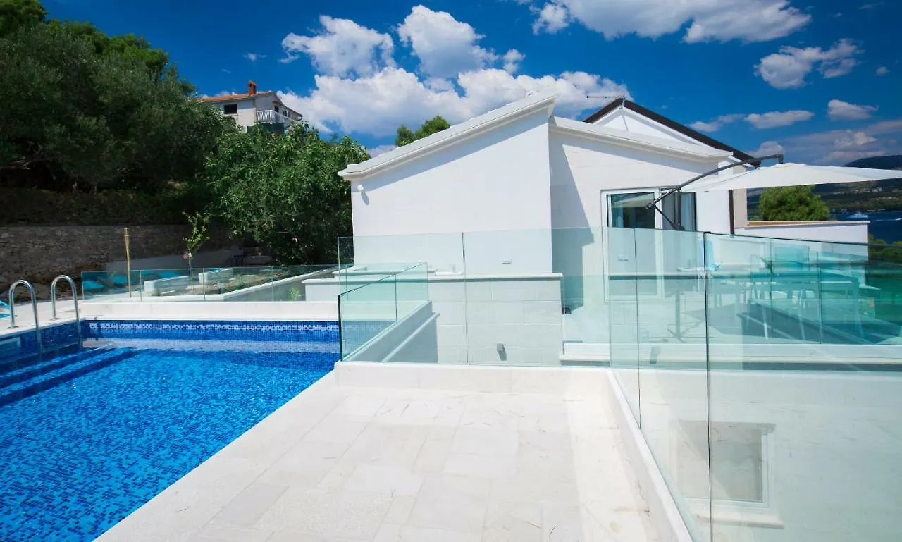Casa Blanca White House Villa Donji Okrug  Donji Okrug (Ciovo)
