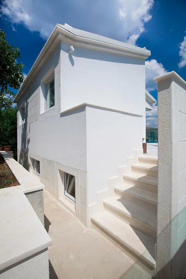 Casa Blanca White House Villa Donji Okrug  0*, Donji Okrug (Ciovo)