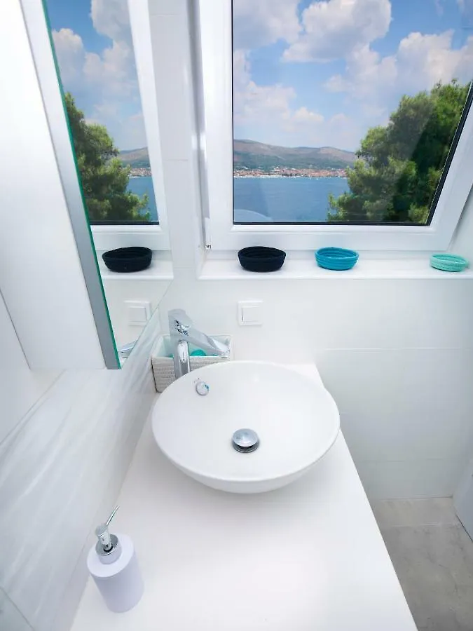 Casa Blanca White House Villa Donji Okrug  Holiday home
