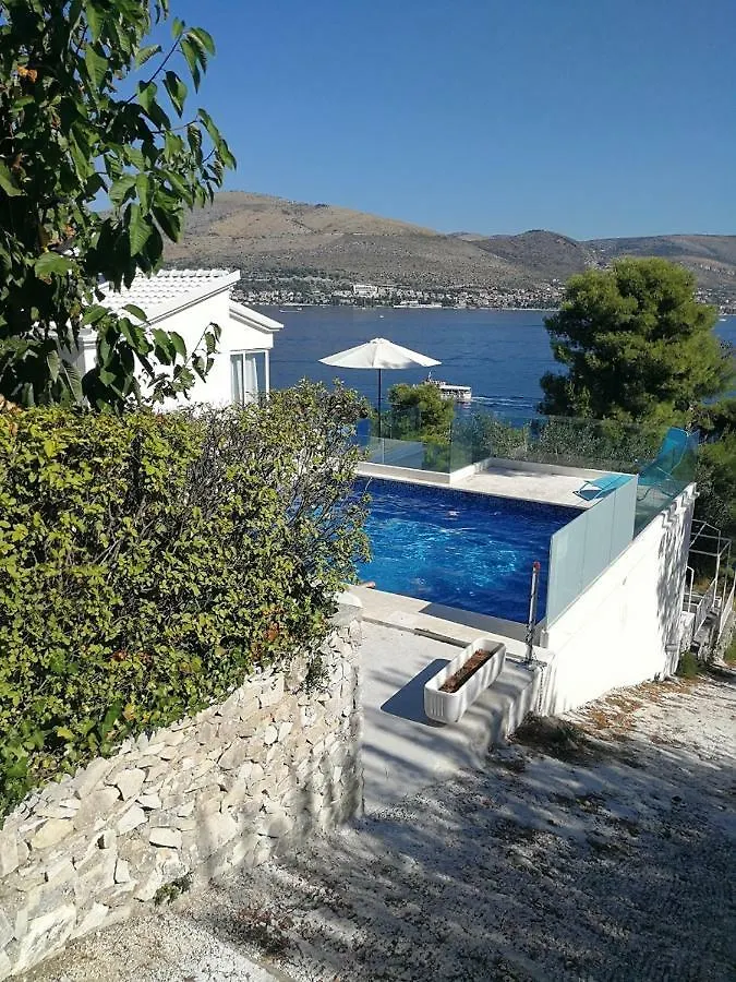 Casa Blanca White House Villa Donji Okrug  Holiday home